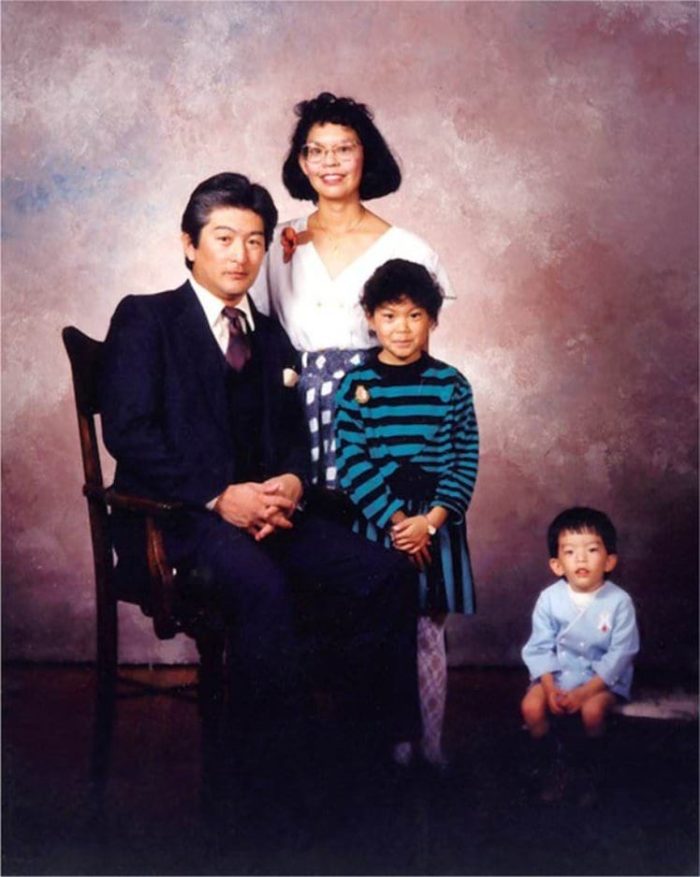 creepiest family photo ever