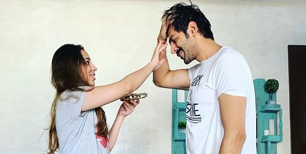 Kartik Aaryans sarcastic Bhai Dooj post with his sister is literally every brother ever! – Free Press Journal